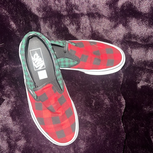 Vans - Picture 2 of 4